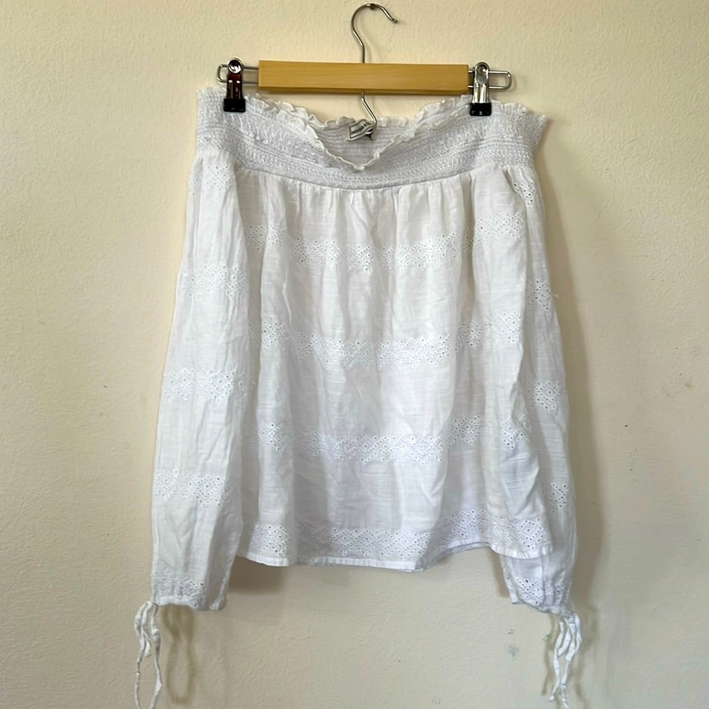 Abercrombie and Fitch off the shoulder blouse